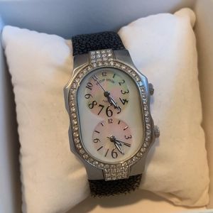 Philip Stein Teslar Diamond Signature Watch comes with metal band as well